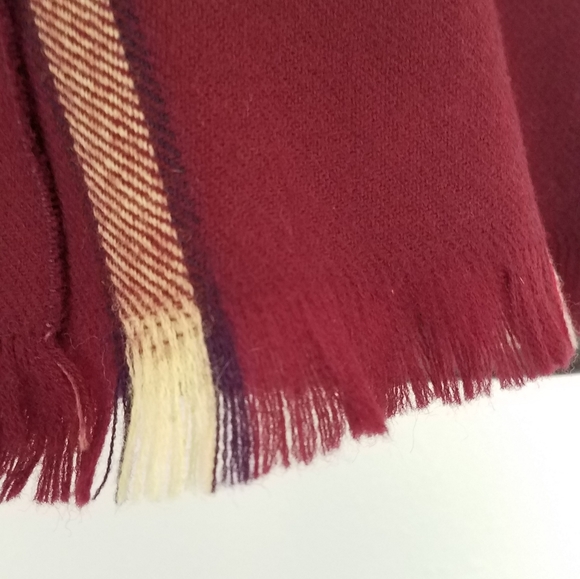 Handcraft,INC. 100% Virgin Wool Plaid Scarf - Picture 3 of 7